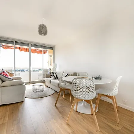 Apartamento Bright With Balcony And Sea View