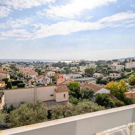 Bright With Balcony And Sea View